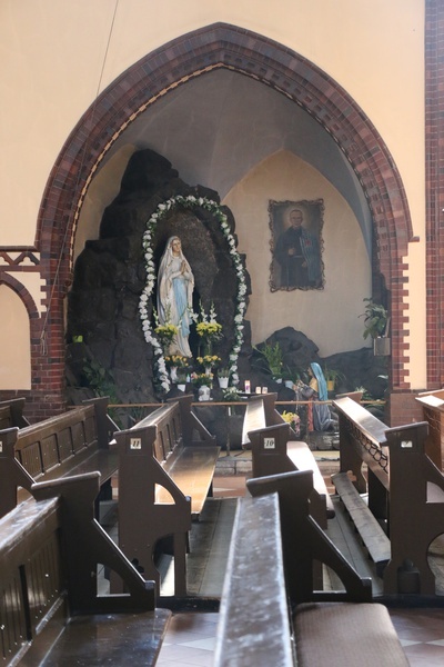 Chorzów. Parafia Wniebowzięcia Najświętszej Maryi Panny w Batorym
