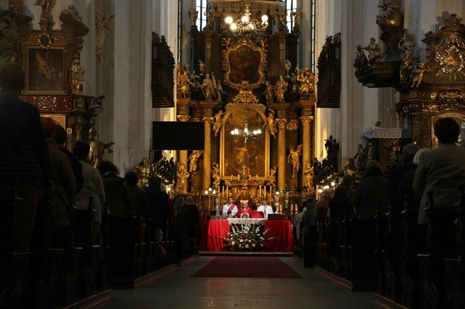 Procesja z relikwiami św. Stanisława i św. Doroty przez Wrocław