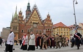 Procesja z relikwiami św. Stanisława i św. Doroty przez Wrocław