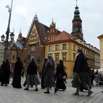 Procesja z relikwiami św. Stanisława i św. Doroty przez Wrocław