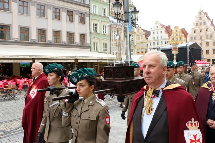 Procesja z relikwiami św. Stanisława i św. Doroty przez Wrocław