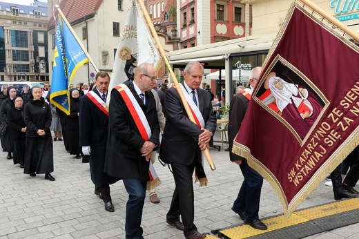 Procesja z relikwiami św. Stanisława i św. Doroty przez Wrocław