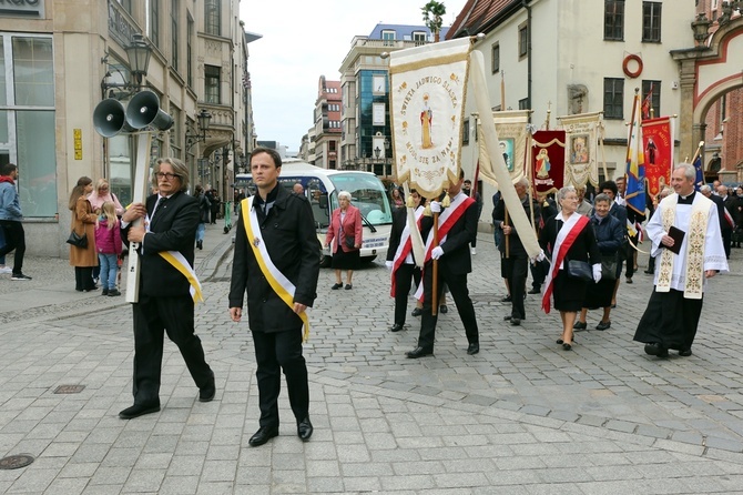 Procesja z relikwiami św. Stanisława i św. Doroty przez Wrocław