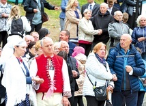 Małżonkowie uroczyście odnowili ślubne przyrzeczenia.