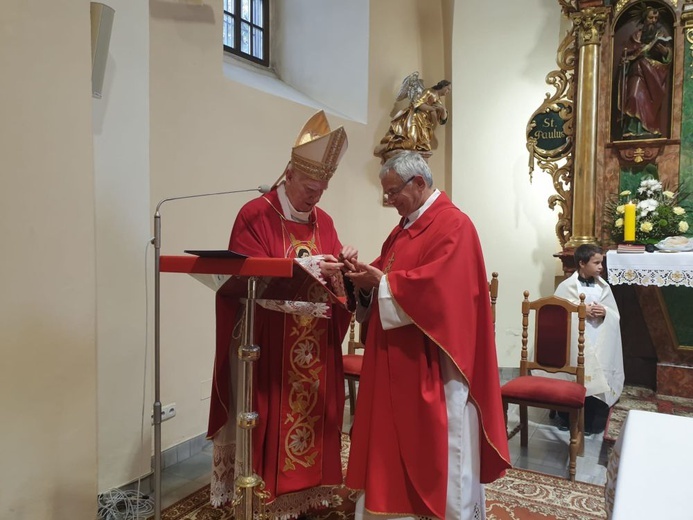 Odznaczony został również ks. prof. Tadeusz Fitych.