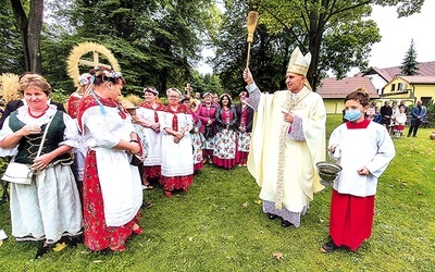 	Poświęcenie koron żniwnych.