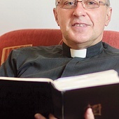 ◄	– Wiara ma ożywiać naszą religijność, a religijność ma wyrażać naszą wiarę – podkreśla ks. Zdzisław Żywica.