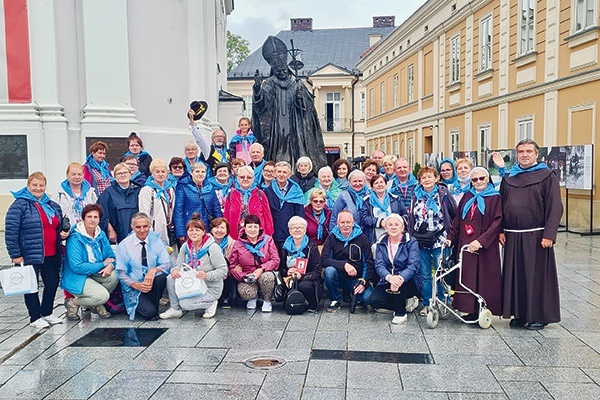 ▲	Hasłem były słowa bł. kard. Stefana Wyszyńskiego: „Matka Maryja prowadzi nas do Syna Jezusa”.