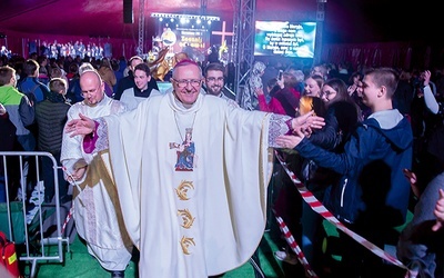 	W dorocznym świętowaniu towarzyszył biskup ordynariusz.