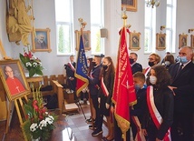 W uroczystości wzięły udział poczty sztandarowe.