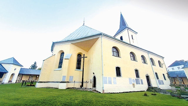 Zgromadzenie Najświętszych Serc Jezusa i Maryi jest właścicielem miejscowych obiektów sakralnych od 1972 r.