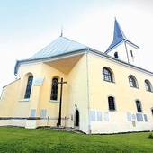 Zgromadzenie Najświętszych Serc Jezusa i Maryi jest właścicielem miejscowych obiektów sakralnych od 1972 r.