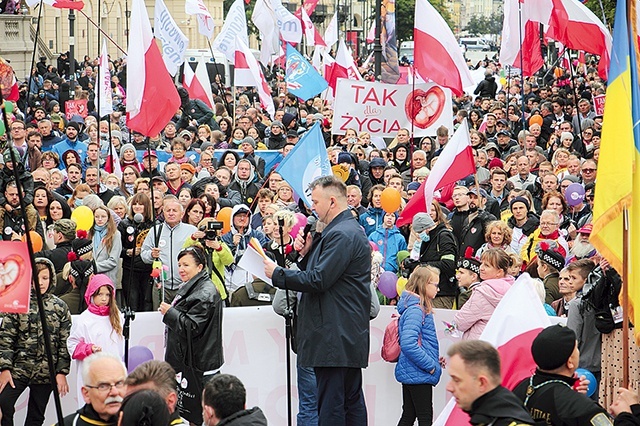 W pochodzie wzięły udział rodziny, organizacje i stołeczne wspólnoty.