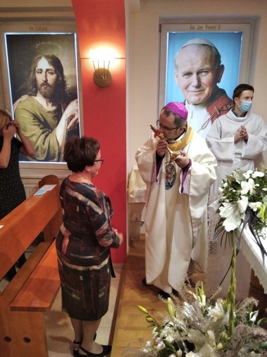 Instalacja relikwii św. Ojca Pio w kaplicy nowosolskiego szpitala