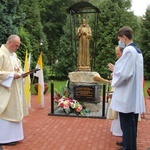 Dębica. Poświęcenie figury św. o. Pio