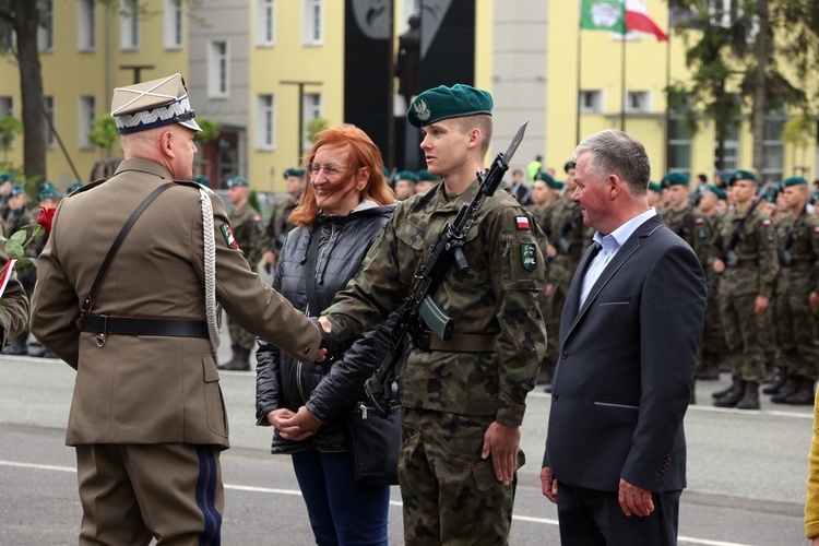 Przysięga podchorążych Akademii Wojsk Lądowych 2021