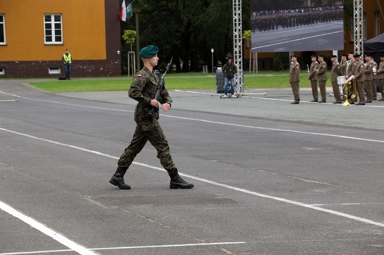 Przysięga podchorążych Akademii Wojsk Lądowych 2021