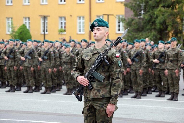 Przysięga podchorążych Akademii Wojsk Lądowych 2021