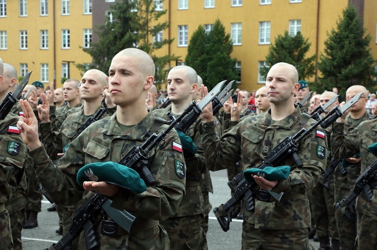 Przysięga podchorążych Akademii Wojsk Lądowych 2021