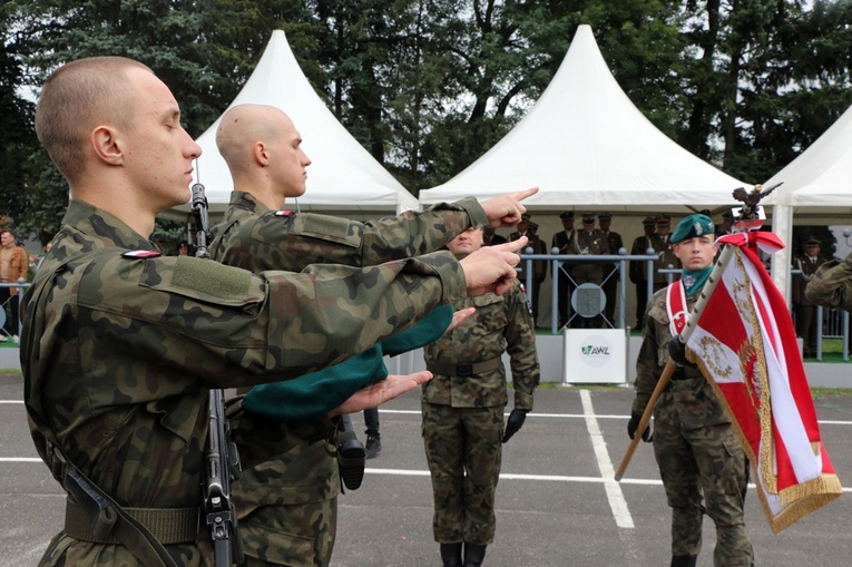 Przysięga podchorążych Akademii Wojsk Lądowych 2021