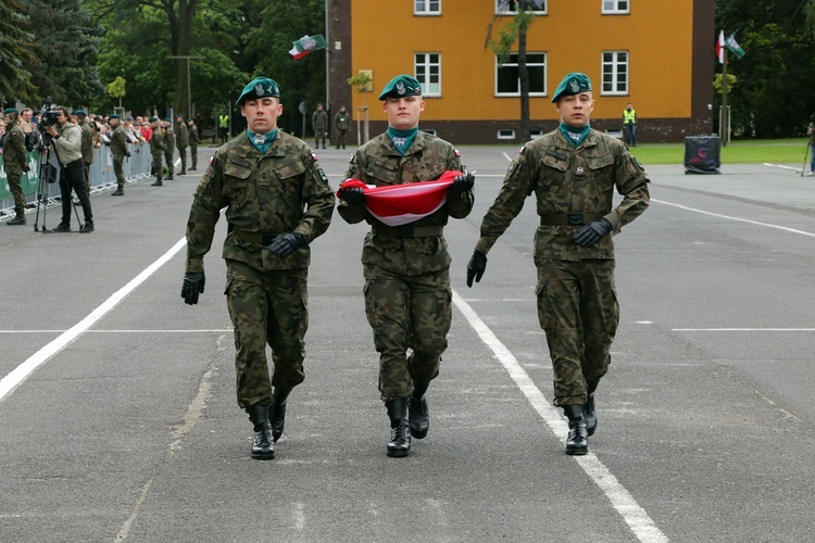 Przysięga podchorążych Akademii Wojsk Lądowych 2021