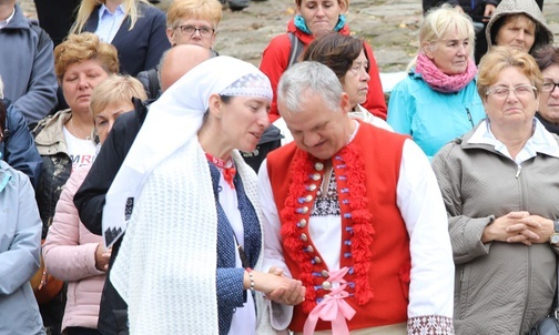 Swoje przyrzeczenia odnowili też Halina i Józef Juroszkowie z Jaworzynki.