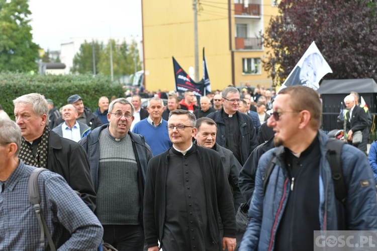 Mężczyźni dali świadectwo na ulicach Międzyrzecza