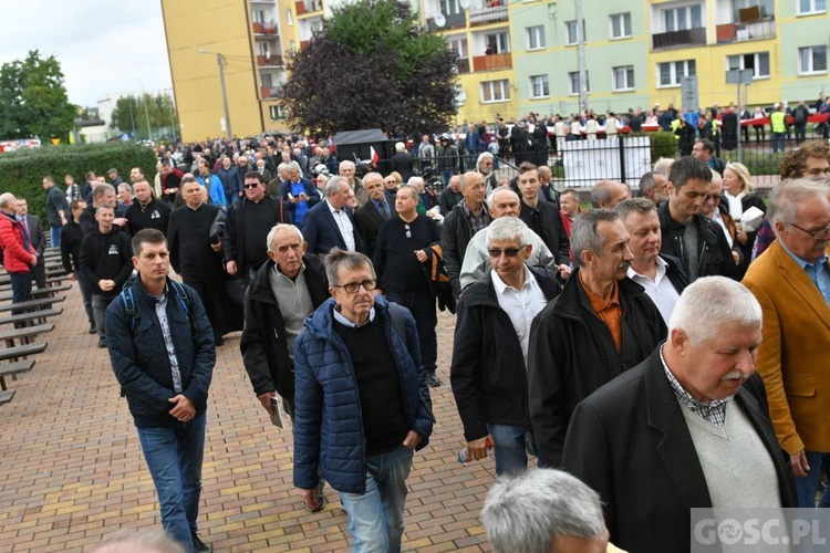 Mężczyźni dali świadectwo na ulicach Międzyrzecza