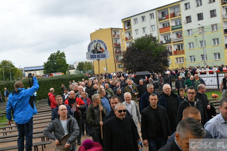 Mężczyźni dali świadectwo na ulicach Międzyrzecza