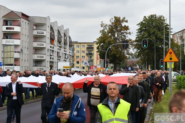 Mężczyźni dali świadectwo na ulicach Międzyrzecza