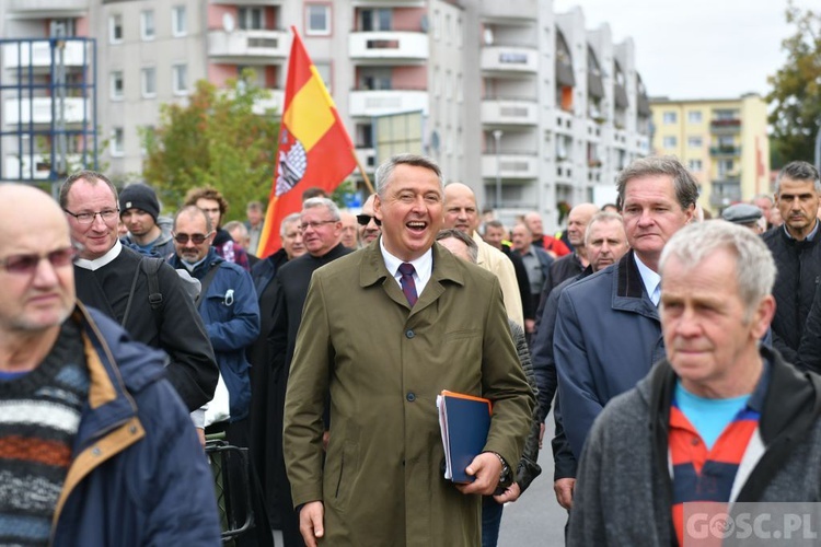 Mężczyźni dali świadectwo na ulicach Międzyrzecza