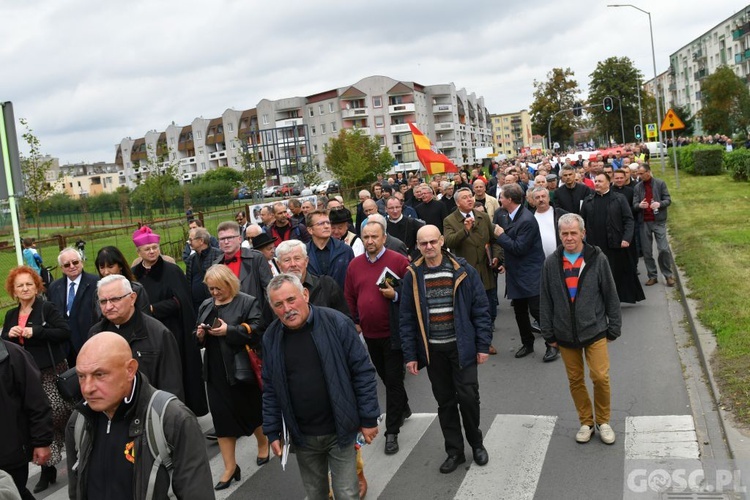 Mężczyźni dali świadectwo na ulicach Międzyrzecza