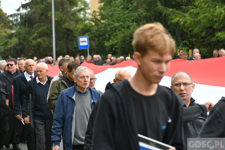 Mężczyźni dali świadectwo na ulicach Międzyrzecza