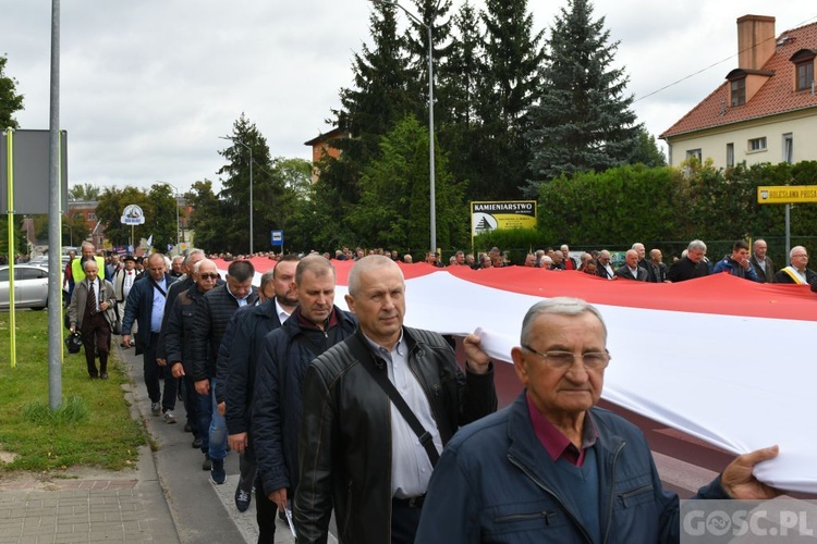 Mężczyźni dali świadectwo na ulicach Międzyrzecza