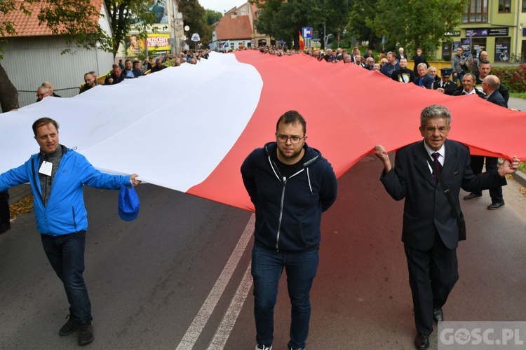 Mężczyźni dali świadectwo na ulicach Międzyrzecza