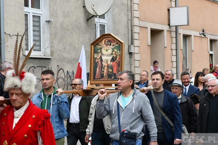 Mężczyźni dali świadectwo na ulicach Międzyrzecza