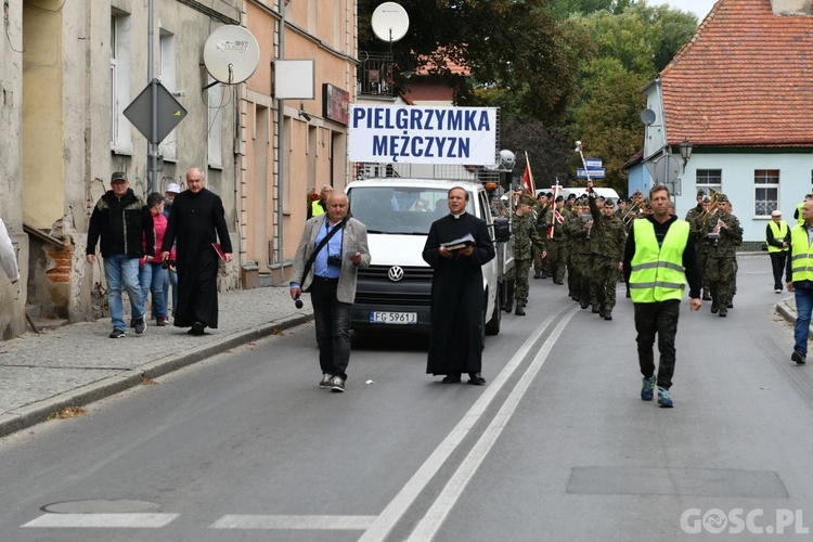 Mężczyźni dali świadectwo na ulicach Międzyrzecza