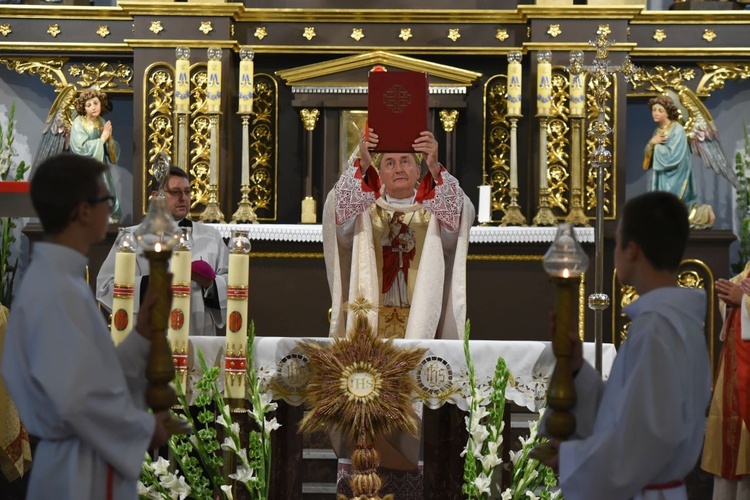 Święcenia w Piwnicznej
