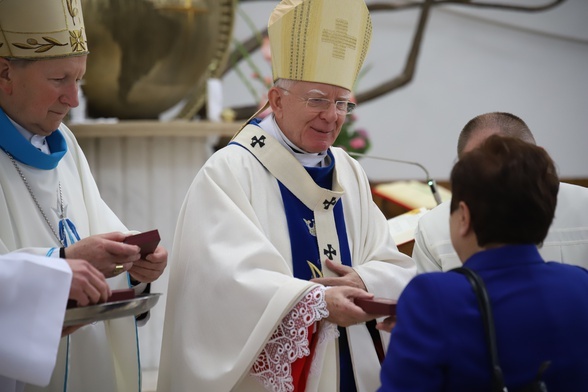 Abp Marek Jędraszewski: Zwycięstwo przyjdzie, jak długo w polskich dłoniach będzie różaniec