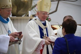 Abp Marek Jędraszewski: Zwycięstwo przyjdzie, jak długo w polskich dłoniach będzie różaniec