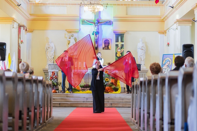 Dobromierz. Koncert "Imię wolności"