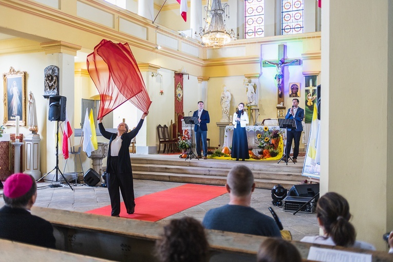 Dobromierz. Koncert "Imię wolności"