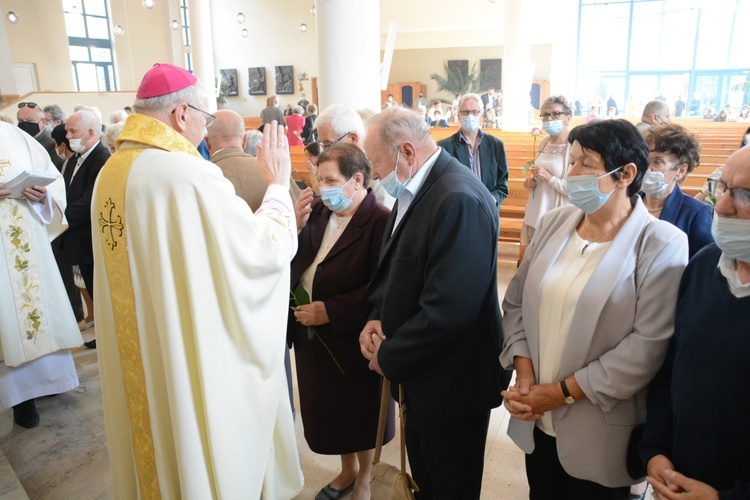 Dziękczynienie złotych jubilatów małżeńskich