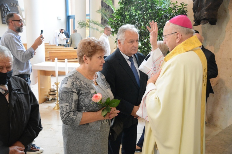 Dziękczynienie złotych jubilatów małżeńskich