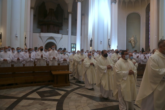 Nowi nadzwyczajni szafarze Komunii Świętej, cz. 1