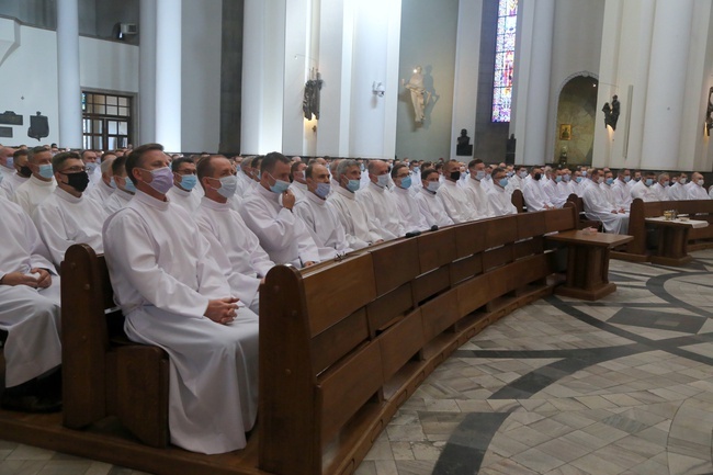 Nowi nadzwyczajni szafarze Komunii Świętej, cz. 1