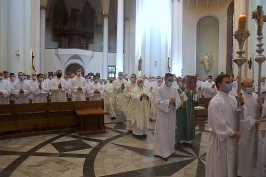 Nowi nadzwyczajni szafarze Komunii Świętej, cz. 1