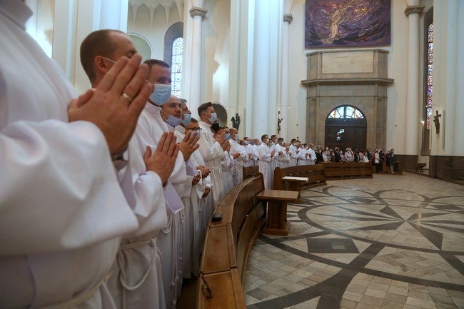 Nowi nadzwyczajni szafarze Komunii Świętej, cz. 1