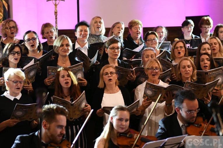 Koncert wielbienia w Winnym Grodzie