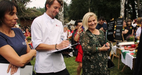 Jury przewodniczył Karol Okrasa. Z prawej Ilona Jaroszek.